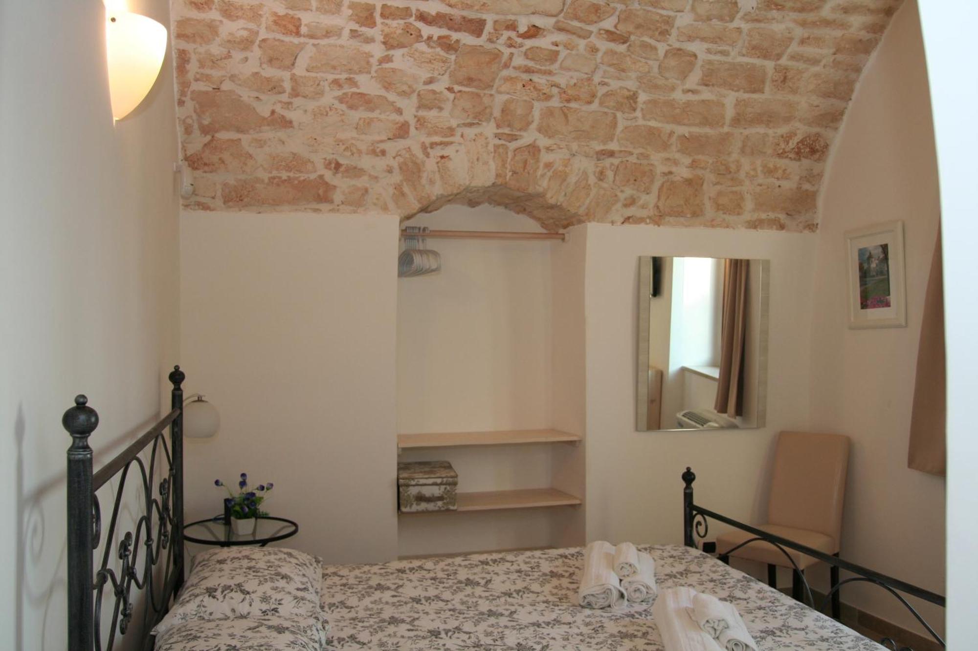 Bed and Breakfast La Dimora Gigante Castellana Grotte Zimmer foto